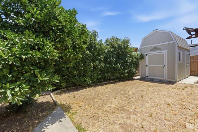 900 James Road 2, Bakersfield, CA 93308