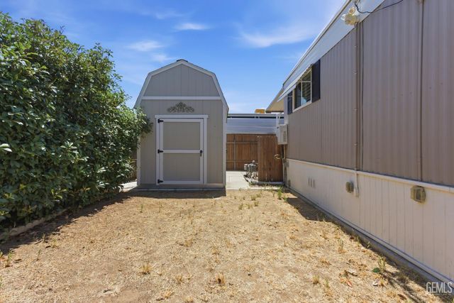 900 James Road 2, Bakersfield, CA 93308
