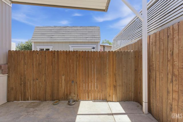 900 James Road 2, Bakersfield, CA 93308