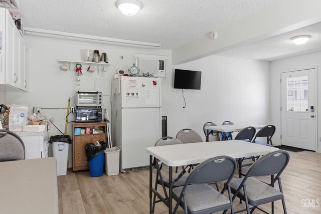 900 James Road 2, Bakersfield, CA 93308