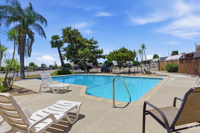 900 James Road 2, Bakersfield, CA 93308