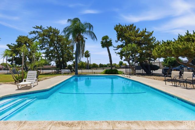 900 James Road 2, Bakersfield, CA 93308