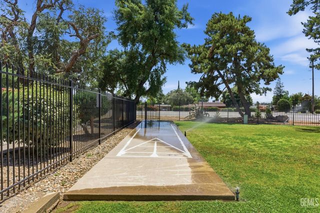 900 James Road 2, Bakersfield, CA 93308