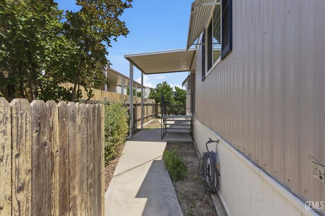 900 James Road 2, Bakersfield, CA 93308