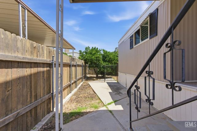 900 James Road 2, Bakersfield, CA 93308