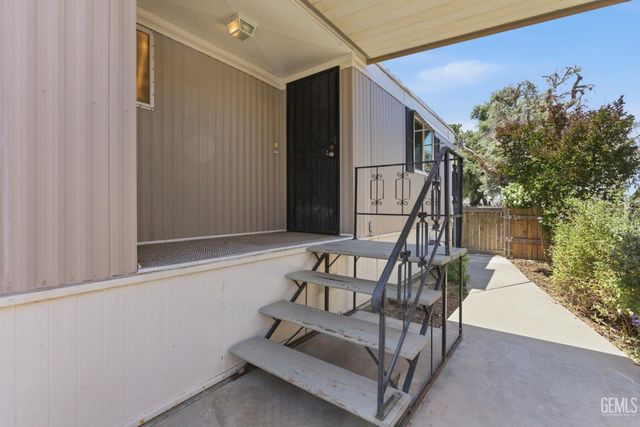 900 James Road 2, Bakersfield, CA 93308