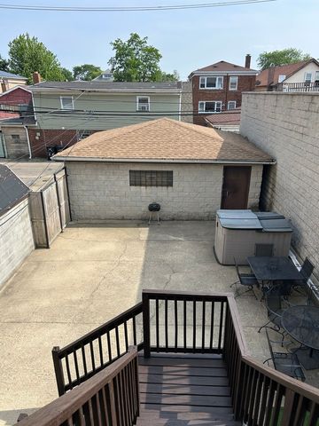 5543 W Diversey Avenue, Chicago, IL 60639