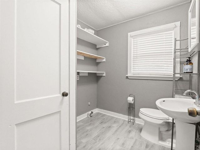 2001 Ginger Street, Leesville, LA 71446