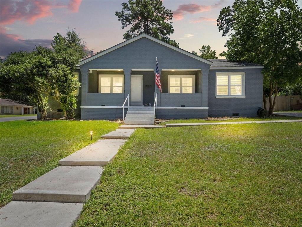 2001 Ginger Street, Leesville, LA 71446