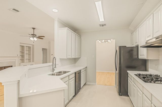 71 N Queenscliff Circle, The Woodlands, TX 77382