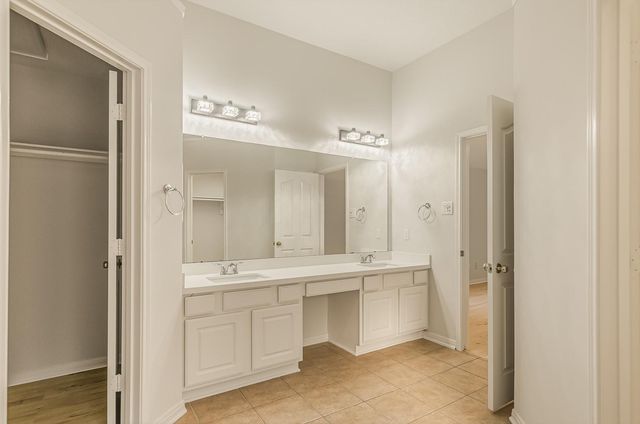 71 N Queenscliff Circle, The Woodlands, TX 77382