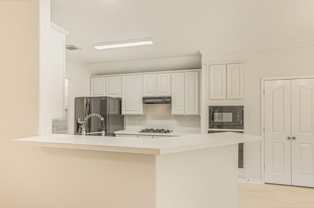 71 N Queenscliff Circle, The Woodlands, TX 77382