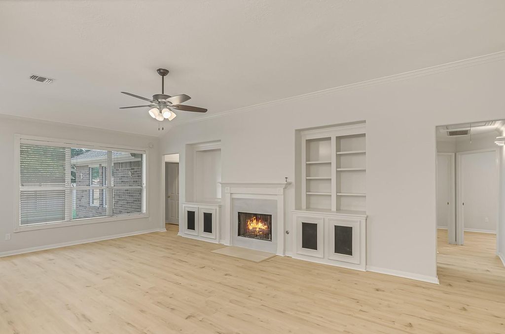 71 N Queenscliff Circle, The Woodlands, TX 77382