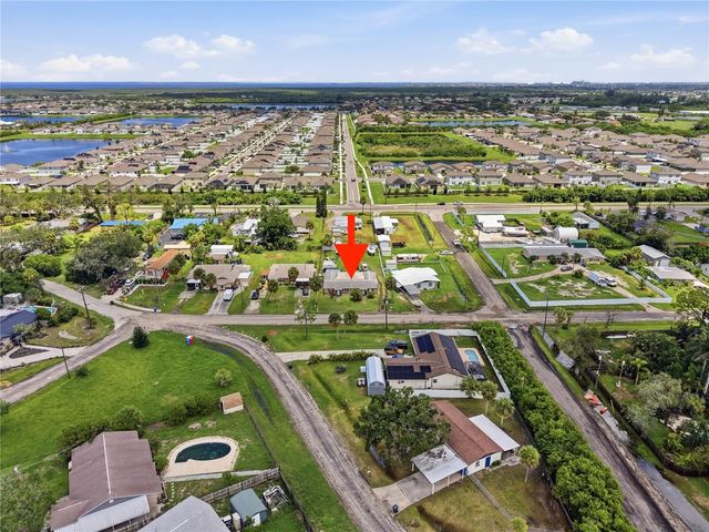 703 2ND AVENUE NW B, Ruskin, FL 33570