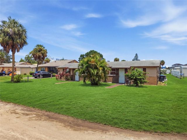 703 2ND AVENUE NW B, Ruskin, FL 33570