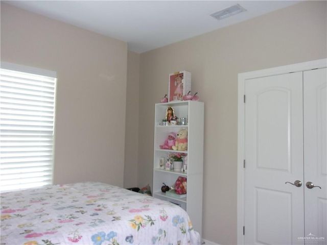 1556 E Silos Avenue, Edinburg, TX 78542