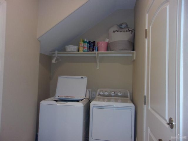 1556 E Silos Avenue, Edinburg, TX 78542