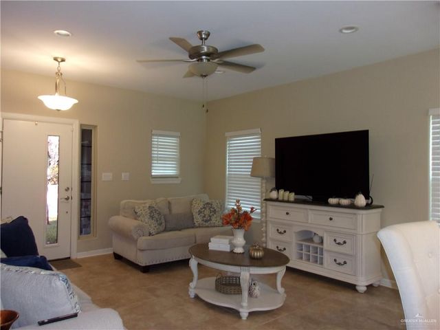 1556 E Silos Avenue, Edinburg, TX 78542