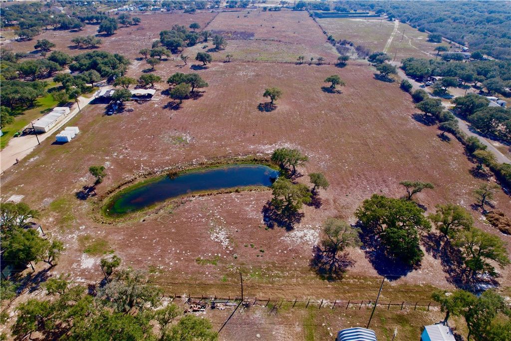 1005 Ibis Dr, Rockport, TX 78382 — photo 2