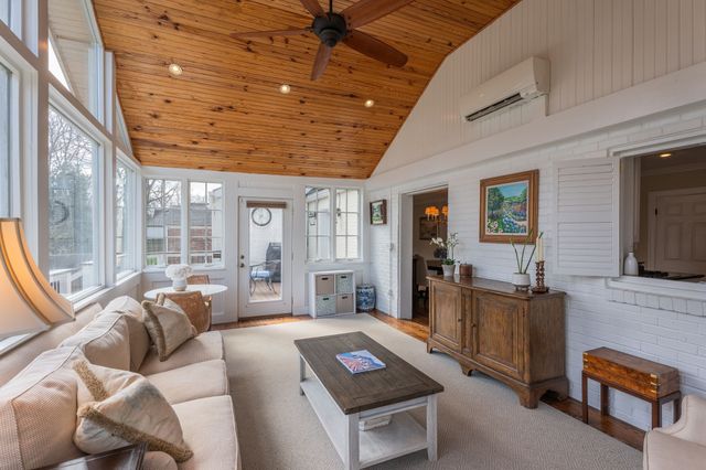 212 Page Rd, Nashville, TN 37205