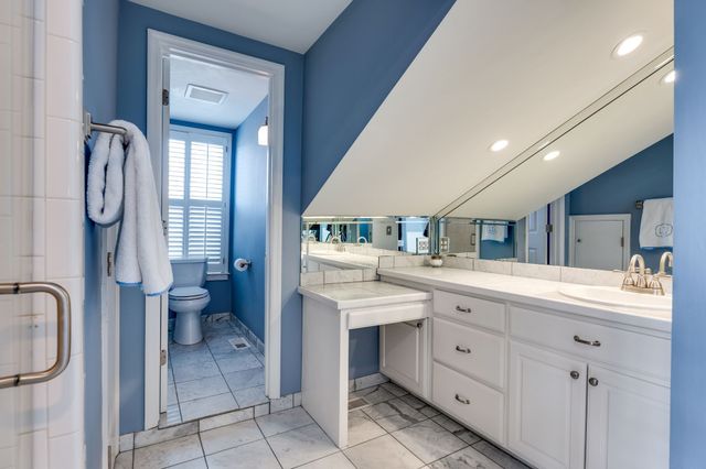 212 Page Rd, Nashville, TN 37205