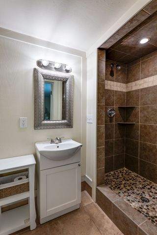 212 Page Rd, Nashville, TN 37205