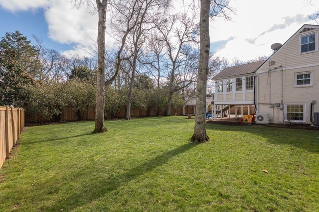 212 Page Rd, Nashville, TN 37205