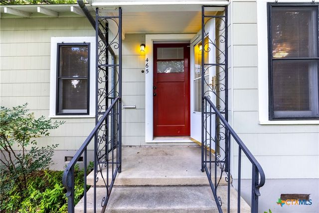 465 S Guenther Avenue, New Braunfels, TX 78130