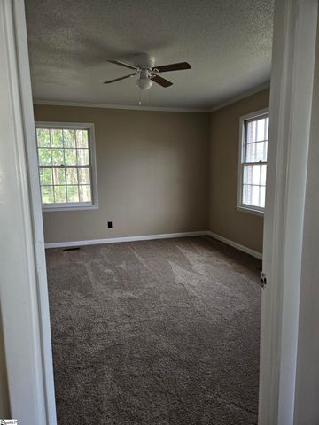 401 W Pitts Street, Clinton, SC 29325