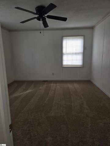 401 W Pitts Street, Clinton, SC 29325