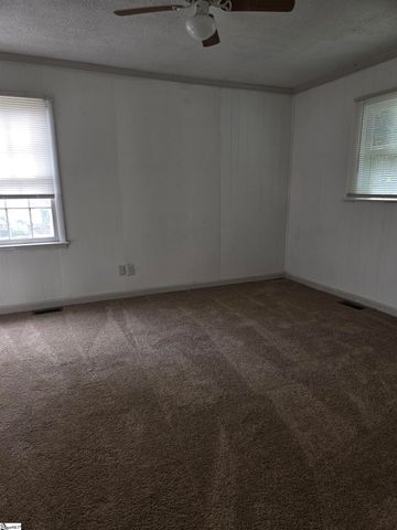 401 W Pitts Street, Clinton, SC 29325