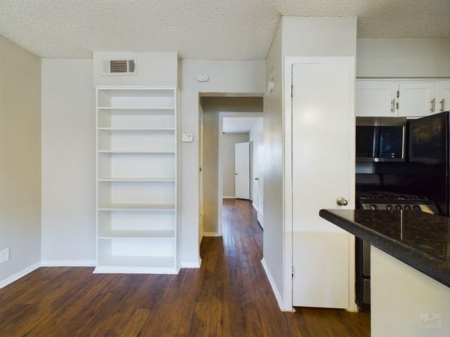 2401 Manor RD 125, Austin, TX 78722