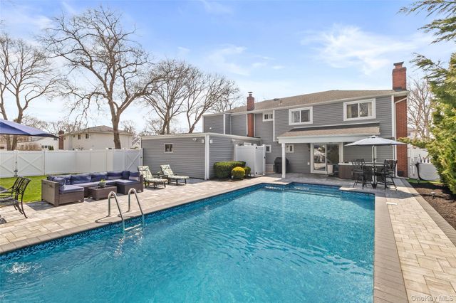 1299 Madison Avenue, West Islip, NY 11795