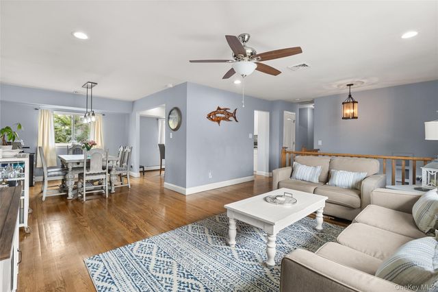 1299 Madison Avenue, West Islip, NY 11795