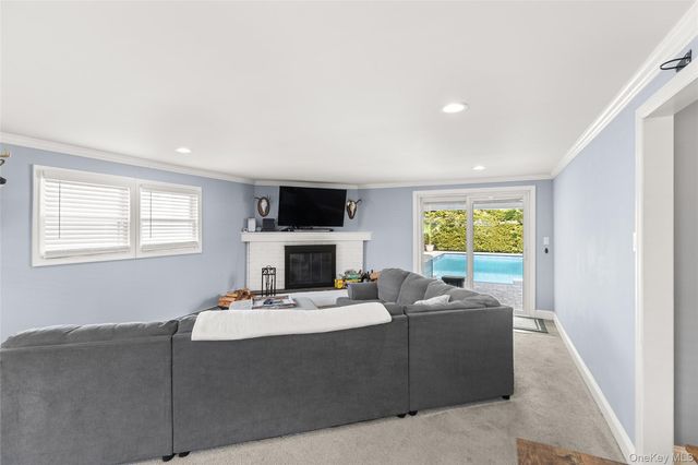 1299 Madison Avenue, West Islip, NY 11795