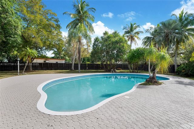 7675 SW 132nd St 0, Pinecrest, FL 33156