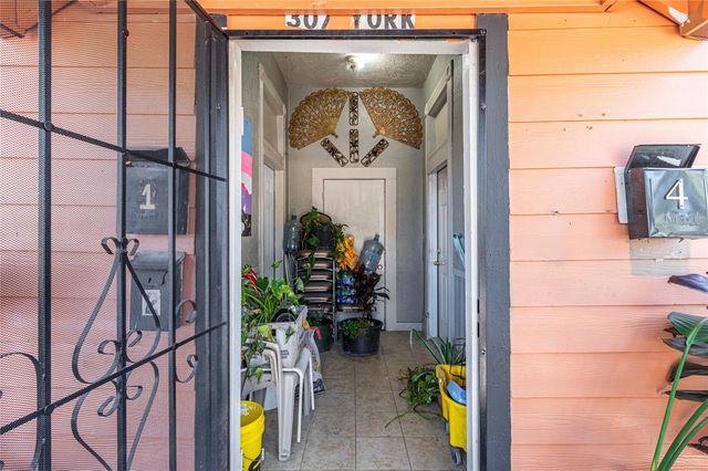 307 York Street 4, Houston, TX 77003