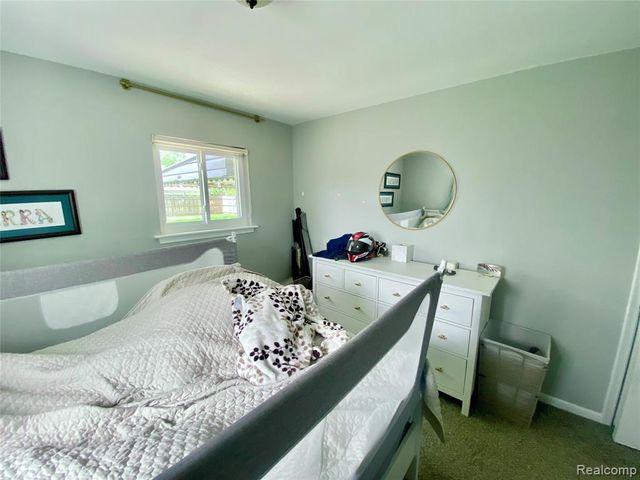 28111 Selkirk Street, Southfield, MI 48076