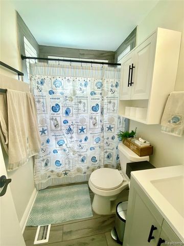 28111 Selkirk Street, Southfield, MI 48076