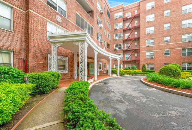 67-66 108th Street D5, Forest Hills, NY 11375