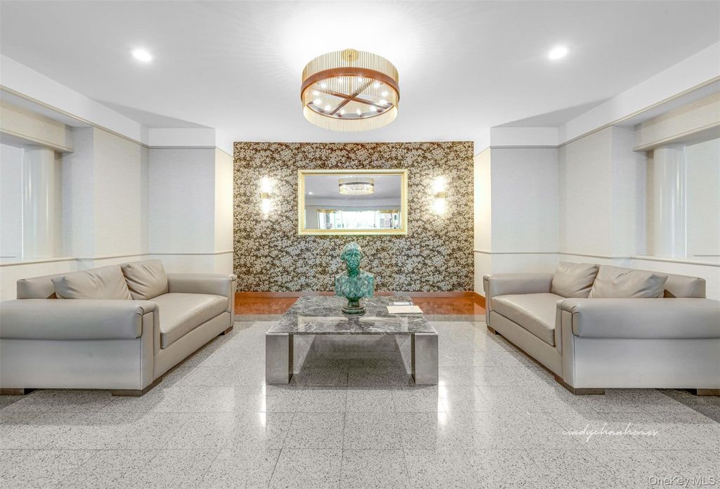 67-66 108th Street D5, Forest Hills, NY 11375 — photo 3