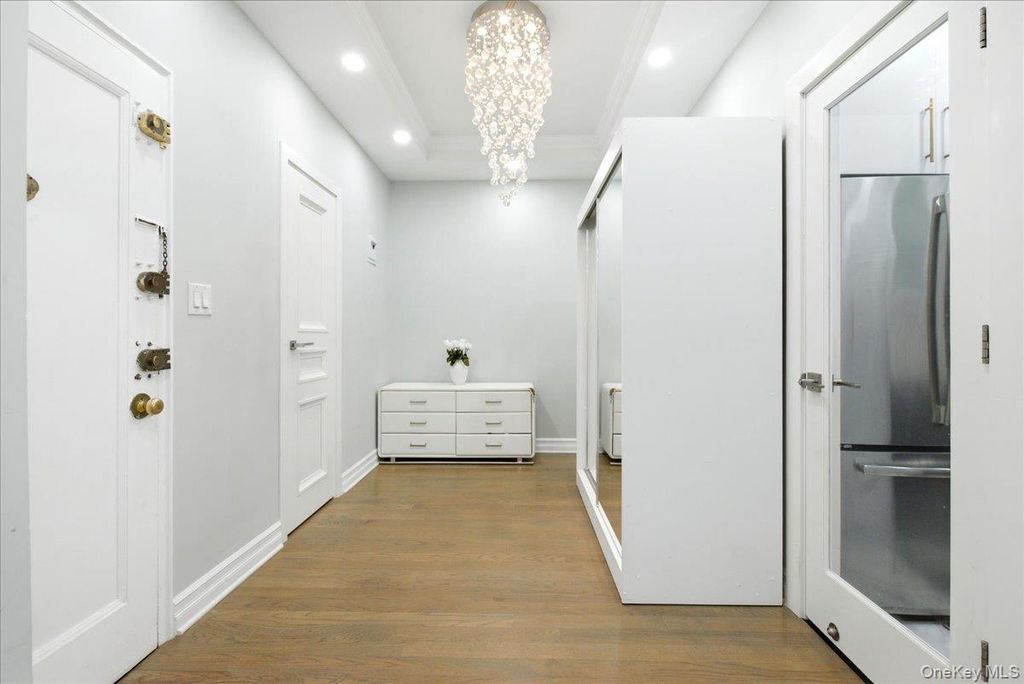 67-66 108th Street D5, Forest Hills, NY 11375 — photo 5
