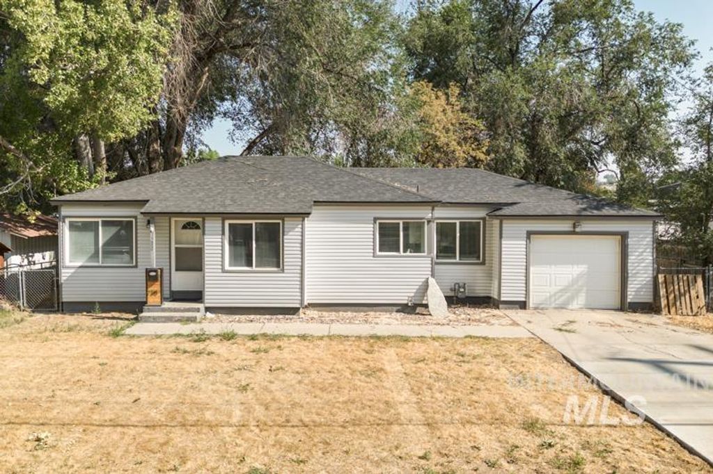 730 E Cedar St, Pocatello, ID 83201 photo 1