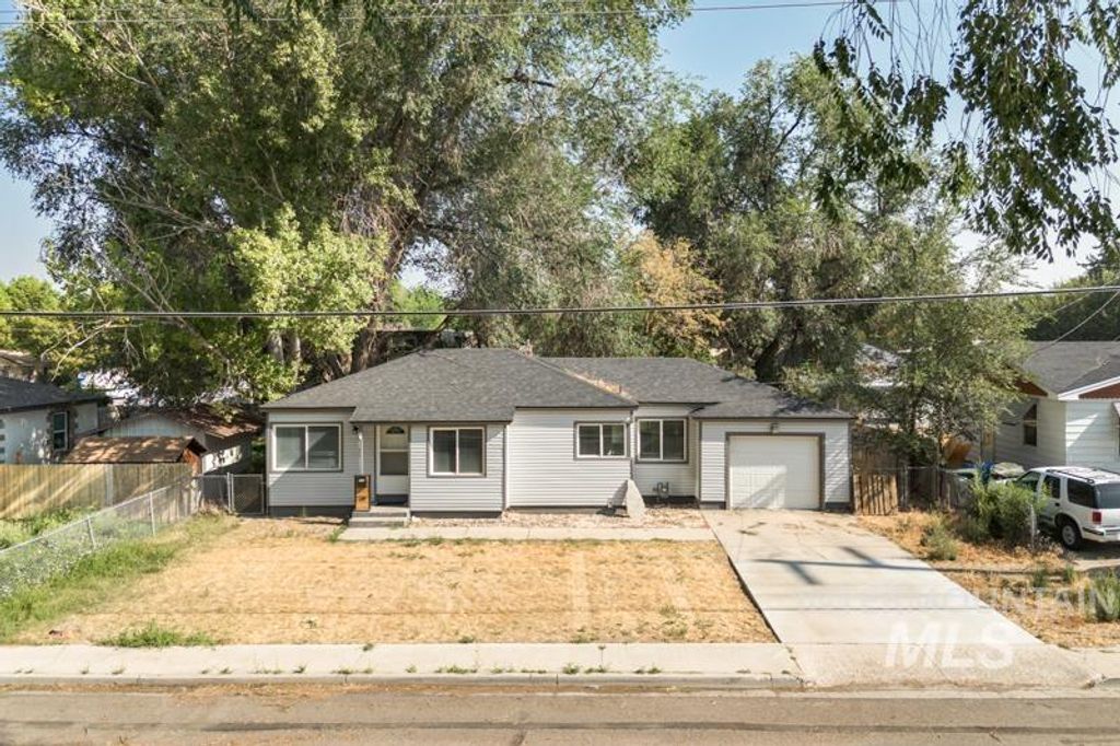 730 E Cedar St, Pocatello, ID 83201 photo 2