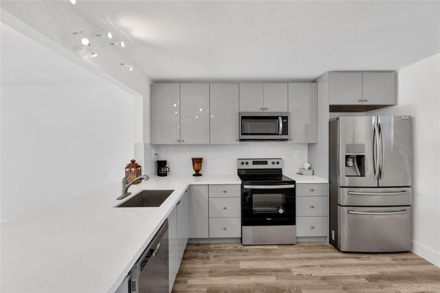 3930 Inverrary Boulevard 702, Lauderhill, FL 33319