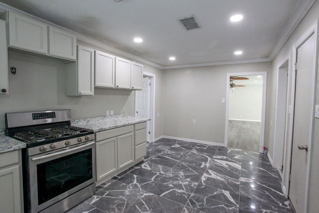 1507 E 11th Place, Big Spring, TX 79720