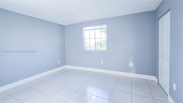 6045 NW 186th St 307, Hialeah, FL 33015