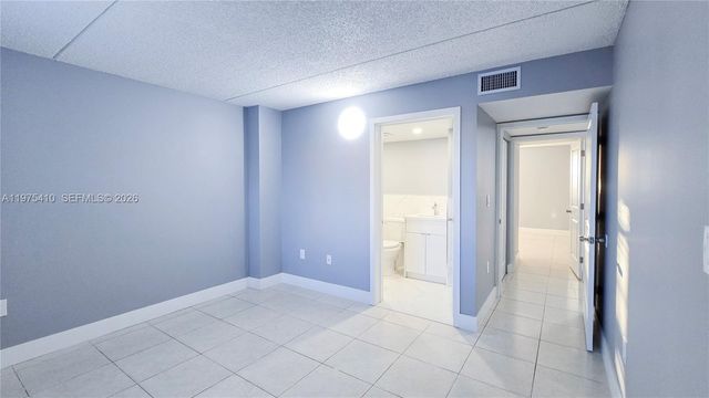 6045 NW 186th St 307, Hialeah, FL 33015