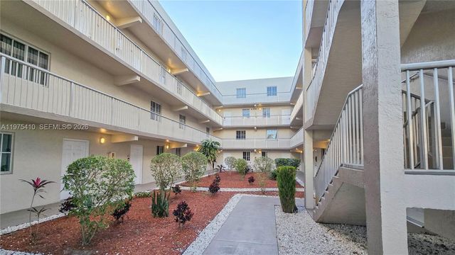 6045 NW 186th St 307, Hialeah, FL 33015