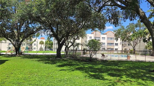 6045 NW 186th St 307, Hialeah, FL 33015